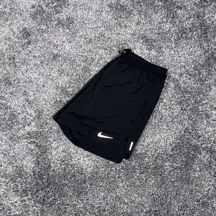 NIKE MILER T-SHIRT WHITE & BLACK FLEX STRIDE SHORTS SET