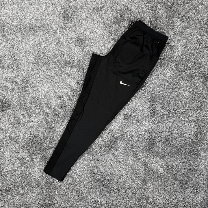 NIKE 1/4 ZIP RED & BLACK NIKE PHENOM PANTS SET