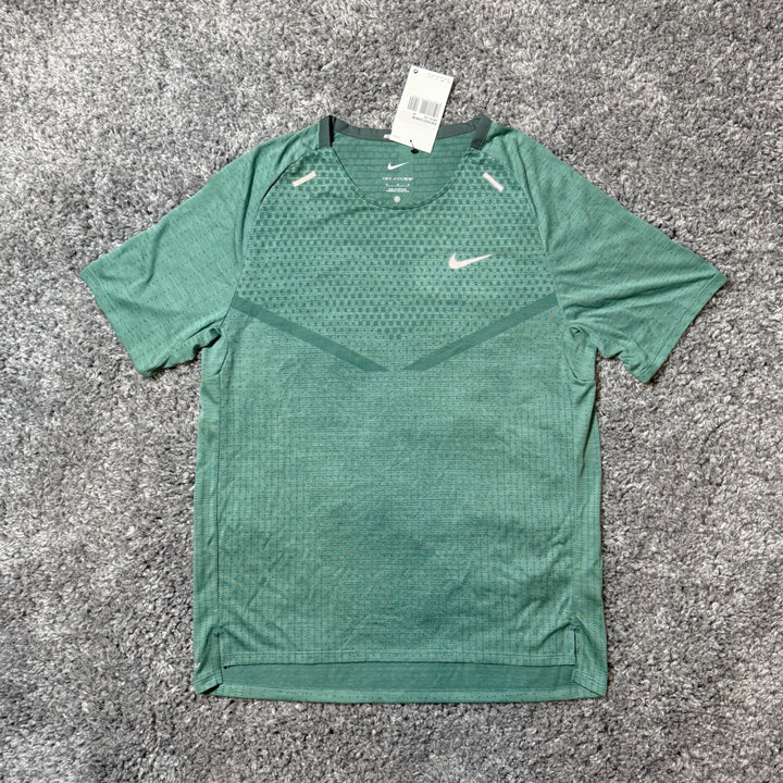 NIKE TECHKNIT T-SHIRT GREEN